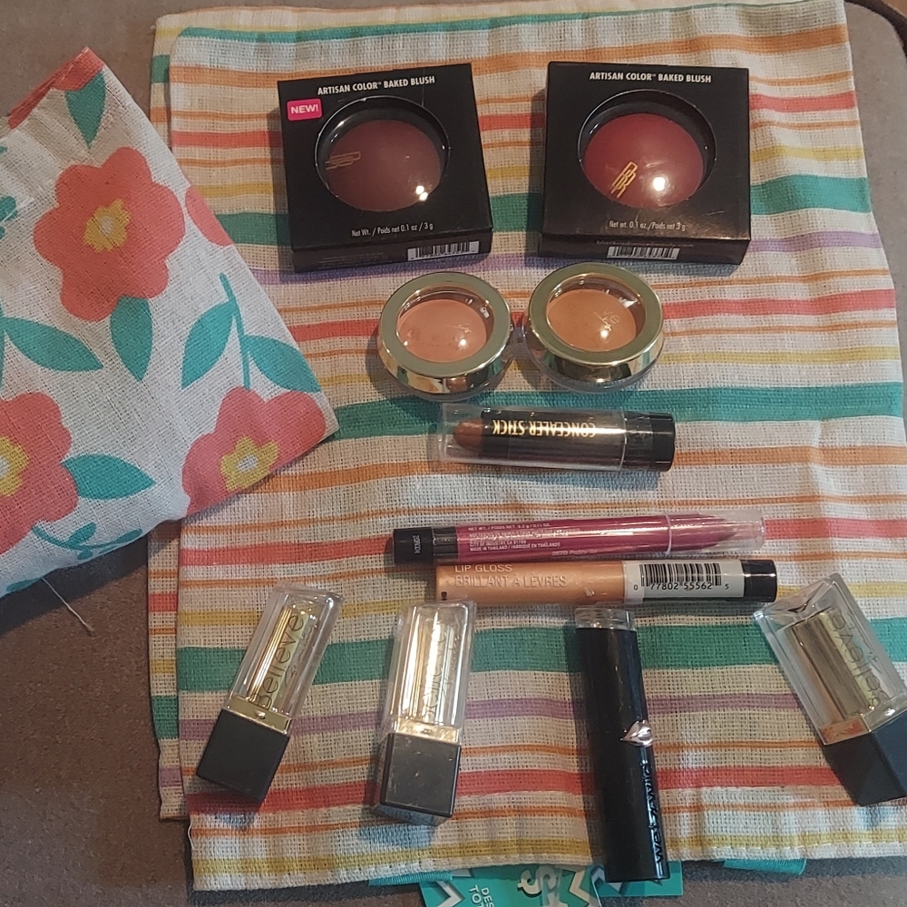 BEAUTY LOT WITH TOTE ALL NWT